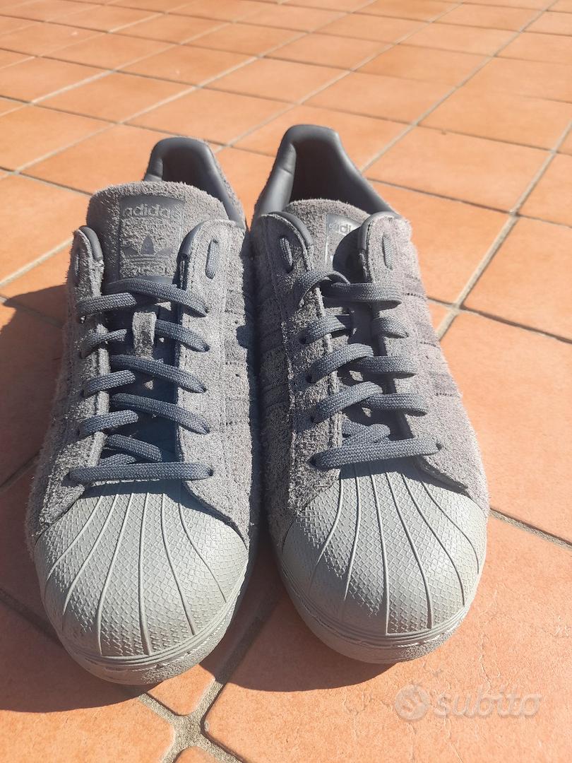 Adidas superstar 44 2 3 scamosciata Uomo Abbigliamento e