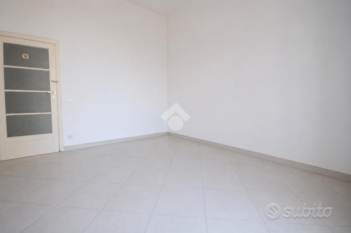 4 LOCALI A PRATO - Vista 2