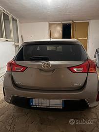 Toyota Auris 1.4  D-4D- 2013