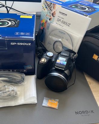 Olympus SP-590UZ 12 MP zoom 26x completa di scatol