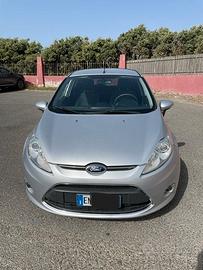 Ford Fiesta 1.4 TDCi 70CV 5 porte Titanium