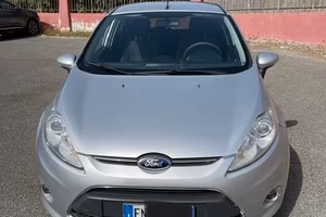 Ford Fiesta 1.4 TDCi 70CV 5 porte Titanium