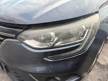 Fanale anteriore sx Renault Megane berlina anno 20