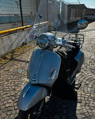 Vespa 300 genova