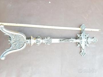 crocifisso antico  in metallo oggetti sacri
