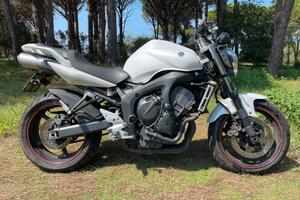 Yamaha Fz600 S2