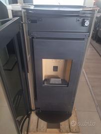 MORETTI DESIGN STUFA A PELLET MODELLO TRIFOLIUM10K