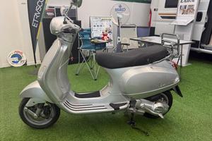 PIAGGIO Vespa 125 LX Scooter