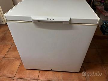 Freezer a pozzetto ben funzionante, come nuovo.