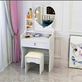 Toeletta trucco con sgabello