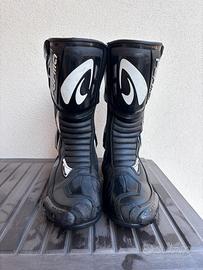 Stivali moto forma freccia 45