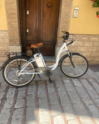 Bicicletta elettrica da passeggio 26”