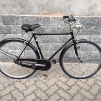 bicicletta da uomo nera.