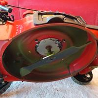 Rasaerba a scoppio a spinta usato una sola volta