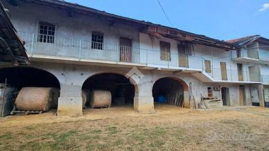 6 LOCALI A PRAROSTINO