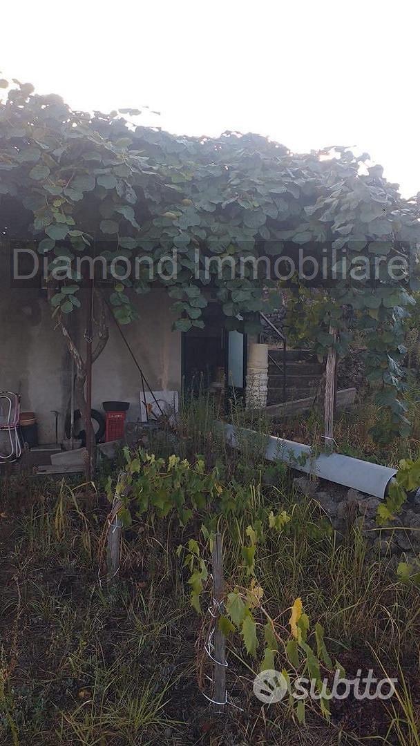 Terreno con fabbricato a Linguaglossa - Vista 3