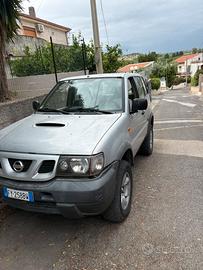 Nissan terrano 2 con gancio traino