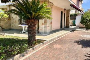 PORZIONE DI QUADRIFAMILIARE A ANZIO