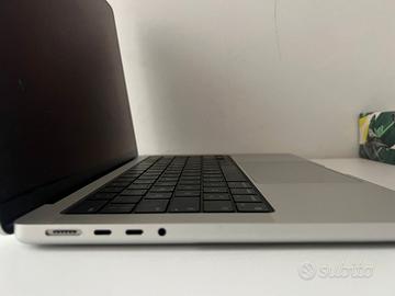 MacBook Pro 14” (2023) – Chip M3, 8 GB RAM