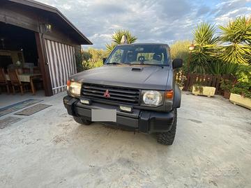 mitsubishi pajero v20