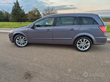 Opel Astra 1.9 16V CDTI 150CV Station Wagon Cosmo