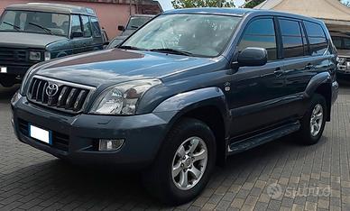 Toyota Land Cruiser 3.0 D-4D 16V 5P aut. 8POSTI