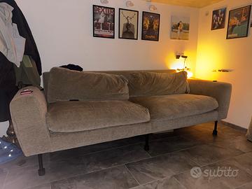 DIVANO Alto per 4 Persone