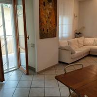 TRILO con ampio balcone vicino al mare