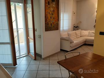 TRILO con ampio balcone vicino al mare