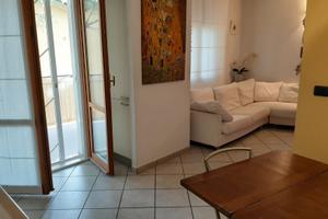 TRILO con ampio balcone vicino al mare