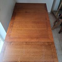Tavolo in legno massiccio di rovere allungabile