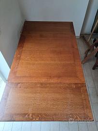 Tavolo in legno massiccio di rovere allungabile