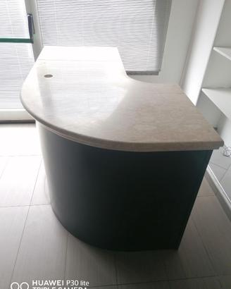Banco cassa con marmo