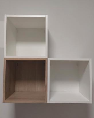 Libreria sospesa