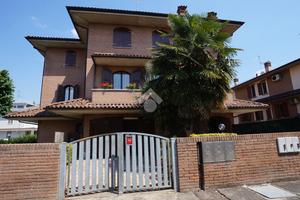 VILLA A SCHIERA A FORMIGINE
