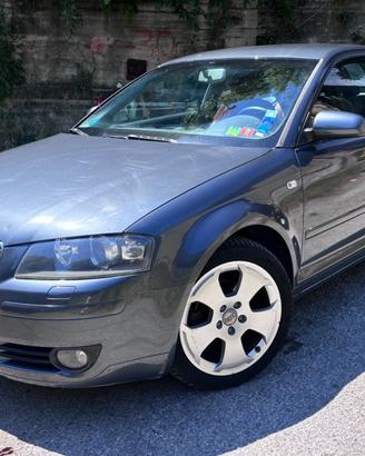 Audi A3 1.6 Attraction pelle