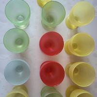 Set di bicchieri in vetro colorato