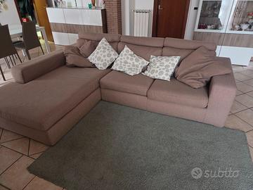 Divano angolare con penisola Poltrone e Sofà
