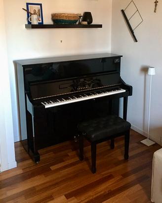Pianoforte verticale Yamaha