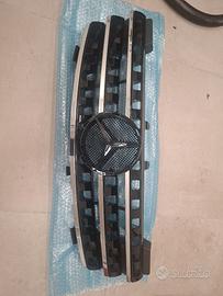 Calandra Mercedes ML 320