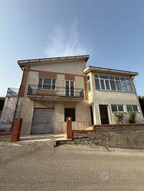 Luminosa e ampia villa indipendente