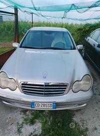 Berlina Mercedes