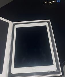 Apple iPad Air 16GB Wi-Fi - Argento