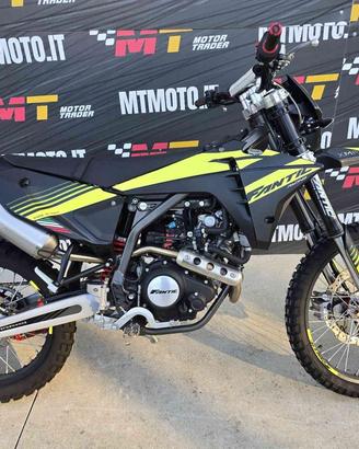 FANTIC MOTOR 125 Motard km 737 performance