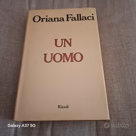 libro " UN UOMO"