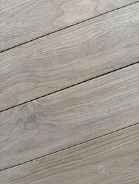 Mattonelle in gres effetto legno