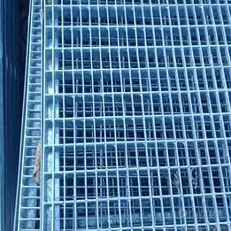 Griglie  in metallo misura 63x63x3  antitacco