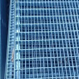 Griglie  in metallo misura 63x63x3  antitacco