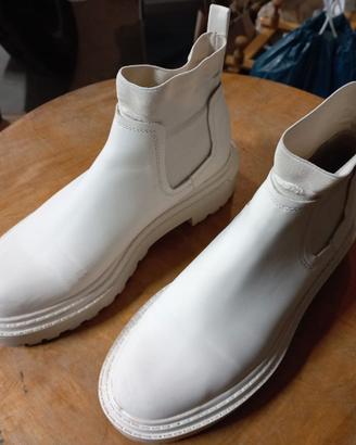 Stivaletto Stradivarius — aLTi --