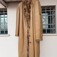 Cappotto in pelle con interno in pelliccia